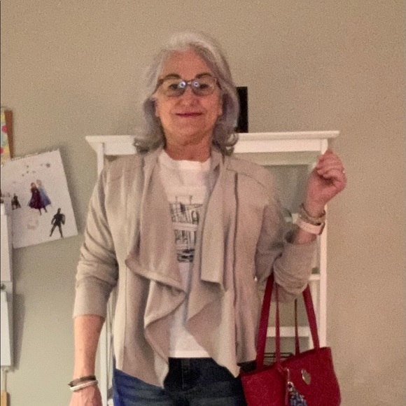 Meet your Posher, Carin - Picture 1 of 1